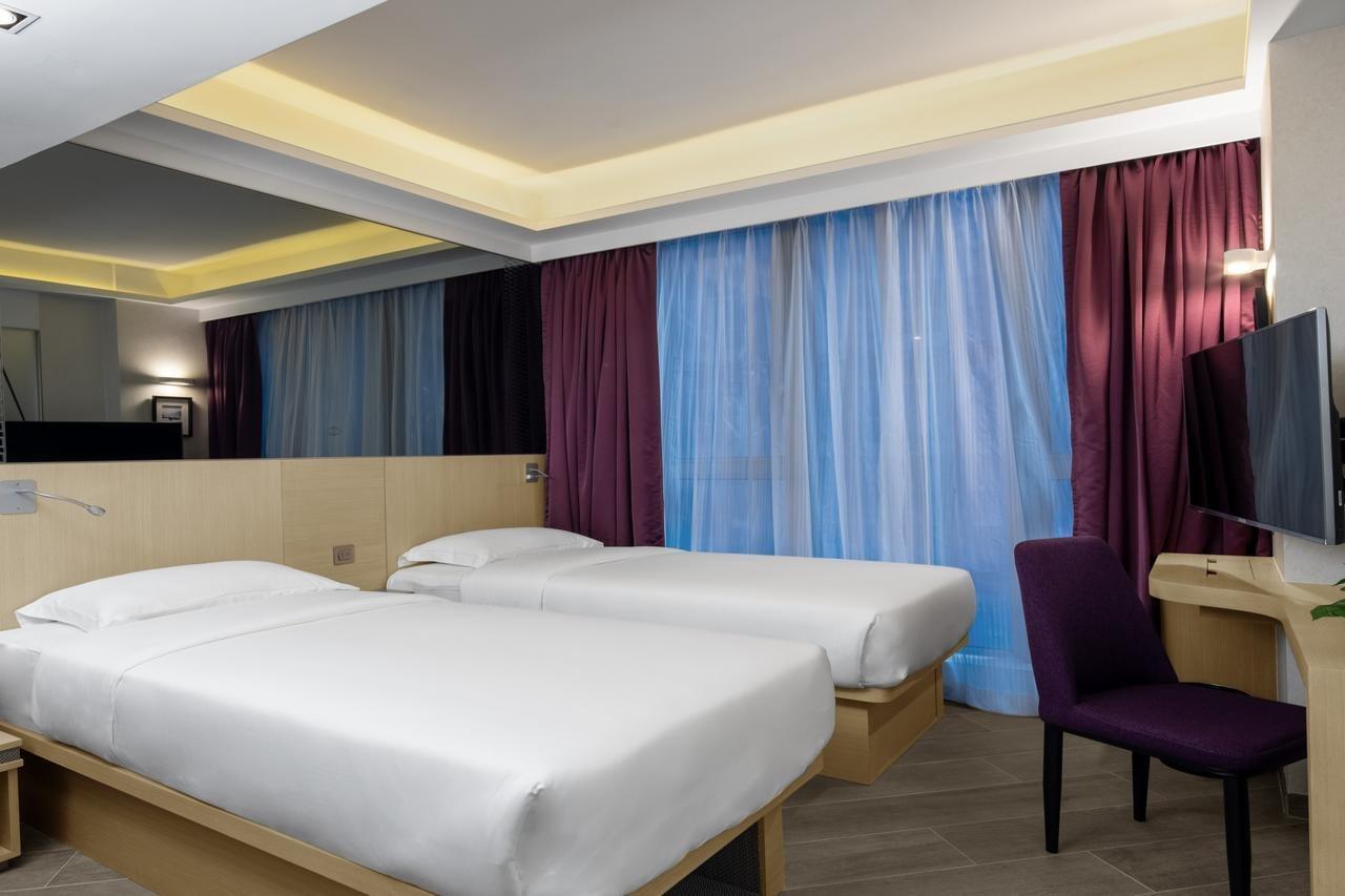 Starphire Hotel Hong Kong Exterior foto